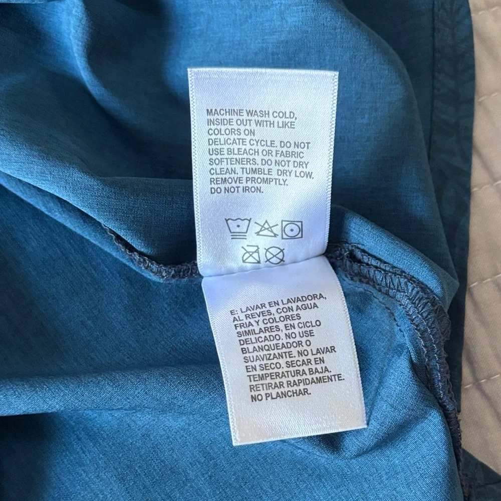 Avalanche Outdoor Supply Co Teal Palm Patterned Short Sleeve Shirt - Picture 7 of 8